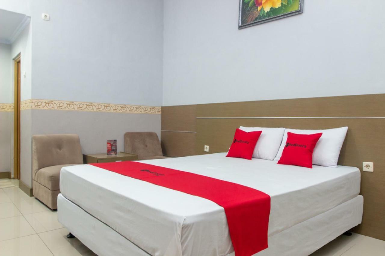 Hotel Reddoorz Near Goa Panggung à Pangandaran Extérieur photo